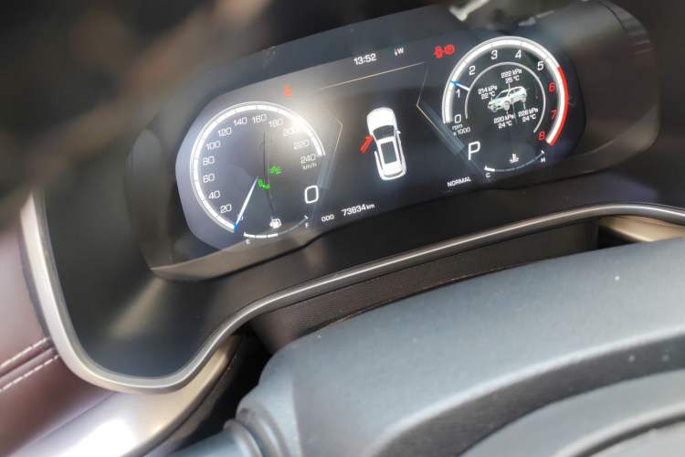 Used Wey VV6 2018 2.0T Two-Wheel Drive Flagship Version China V Standard Odometer Close Up