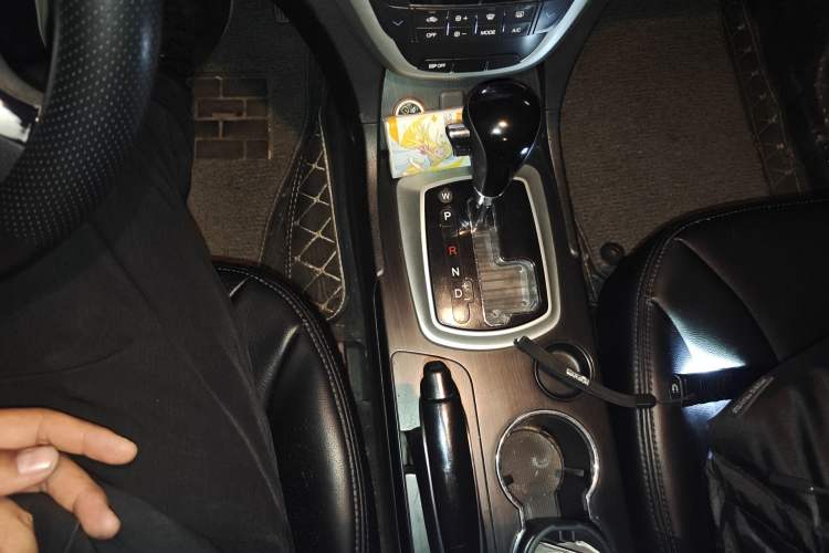 Used GAC Trumpchi GS5 2014 2.0L Automatic Two-Wheel Drive Deluxe Edition Gear Lever