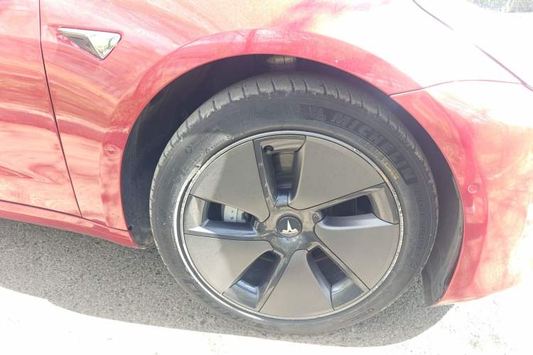 Used Tesla Model 3 2019 Long-Range All-Wheel-Drive Version