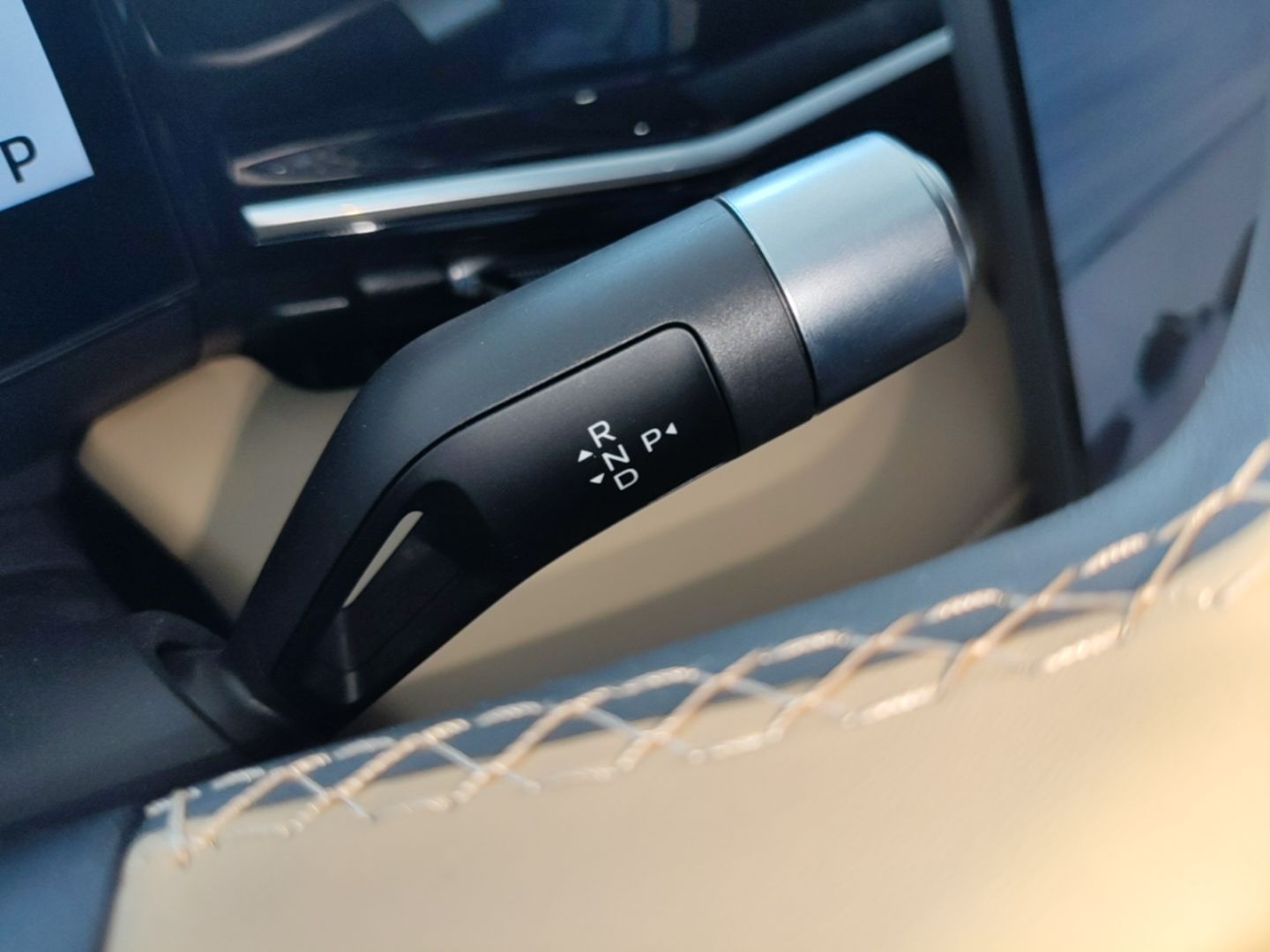 Geely Galaxy L6 2023 60km PLUS — снимка 16