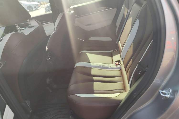 Used Geely Auto Monjaro L 2021 2.0TD DCT EVO Two-Wheel Drive Smart Luxury Version
