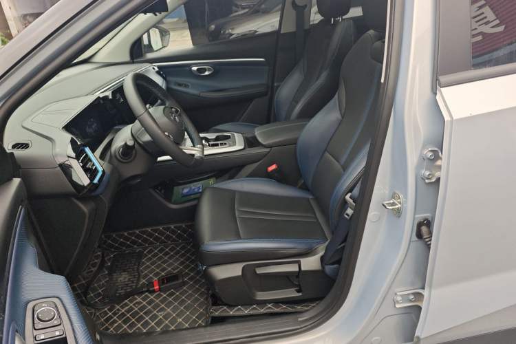 Used GAC Trumpchi GS3 2025 Shadow Speed 270T Enjoyment Edition Soaring to New Heights Left Front Seat