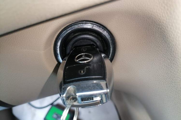 Used Mercedes-Benz R-Class 2011 R 300 L Luxury Model