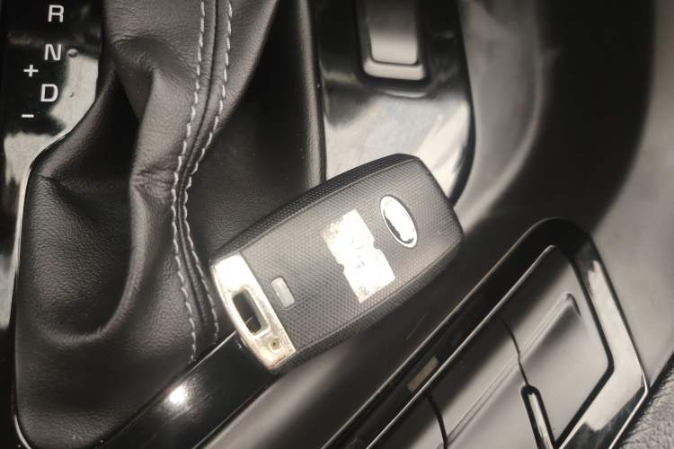 Used Kia KX7 2017 2.0T Automatic Two-Wheel Drive GLS 7-Seater Vehicle Key