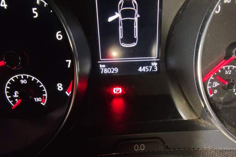 Used Volkswagen Golf Sportsvan 2016 230TSI Automatic Trend Edition Odometer Close Up