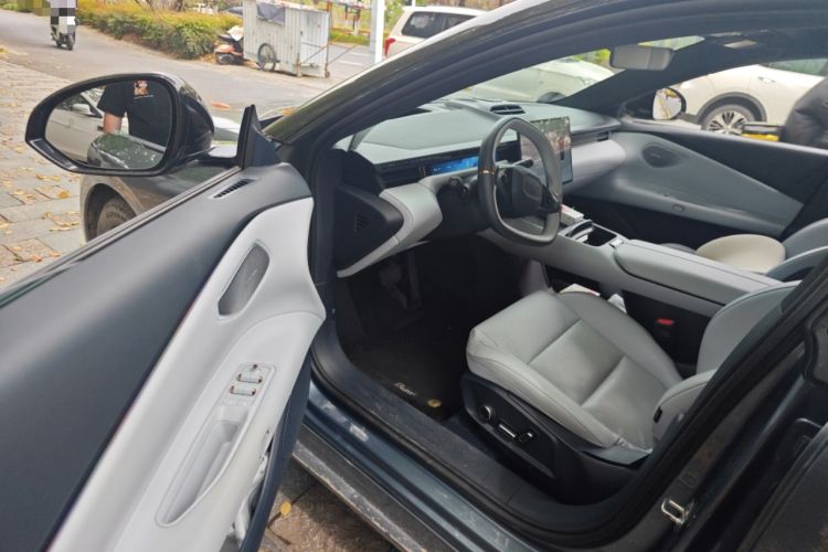 Used Lynk & Co Z10 2025 95 kWh 766 km Range Rear-Wheel Drive Max