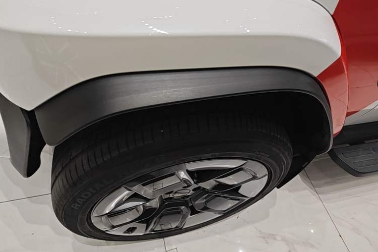 Ojetý iCAR V23 2026 Model V23S 501 Four-Wheel Drive Peak Performance Edition
