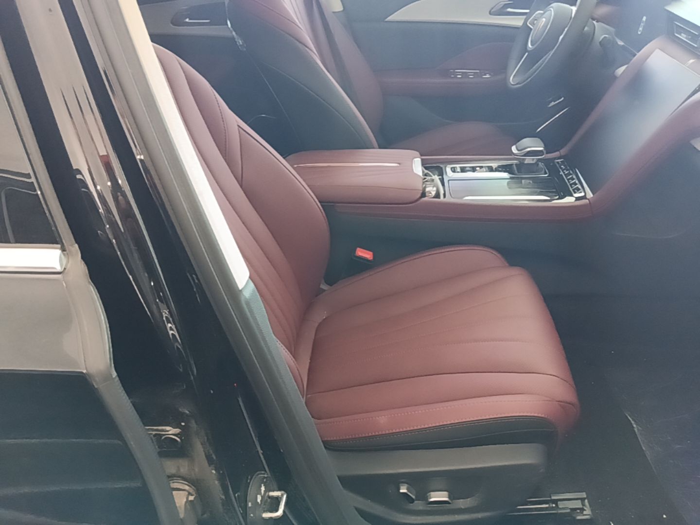 Hongqi H5 PHEV 2025 130 Super Hybrid Version — снимка 19