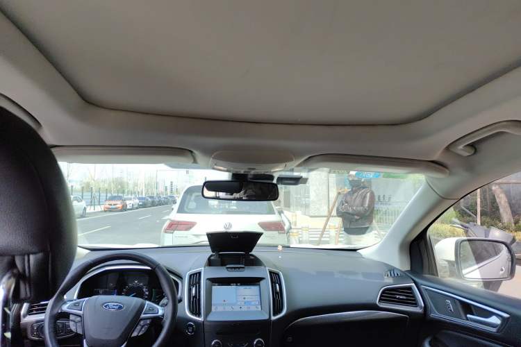 Used Ford Edge 2015 2.0T GTDi 4x4 High-Grade Model
