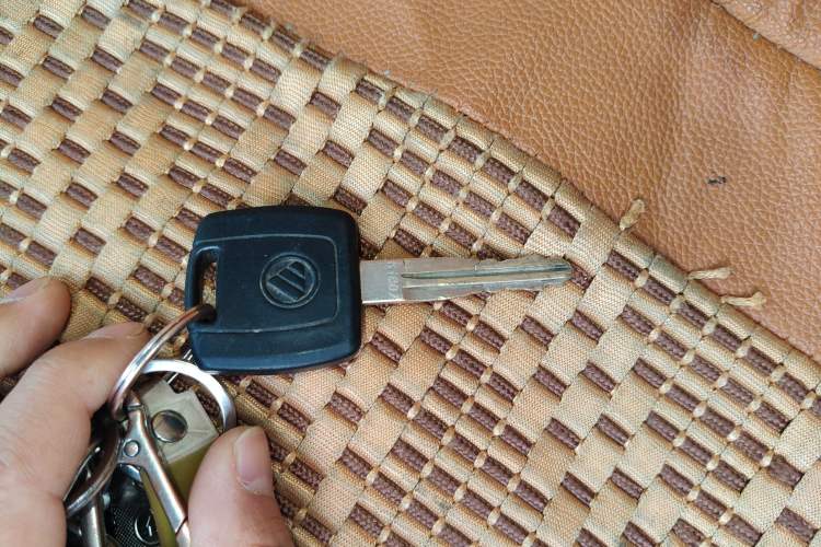 Used Foton Scenic G7 2017 2.0L Long-Wheelbase Commercial Van High Roof 2 Seats 4Q20M