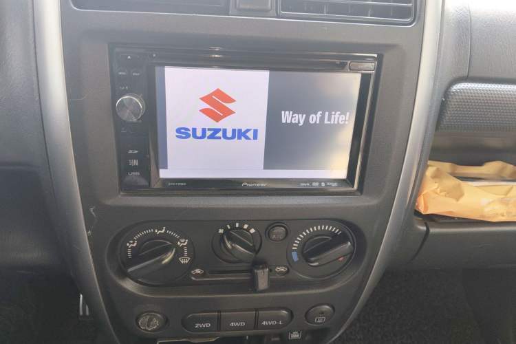 Used Suzuki Jimny 2012 1.3 AT JLX Audio And AC Panel