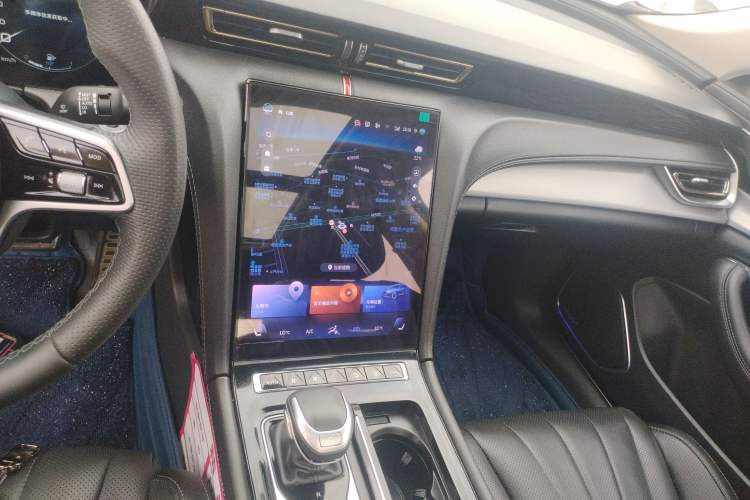 Used Hongqi H5 2023 2.0T Automatic Smart Connect Flagship Edition Audio And AC Panel