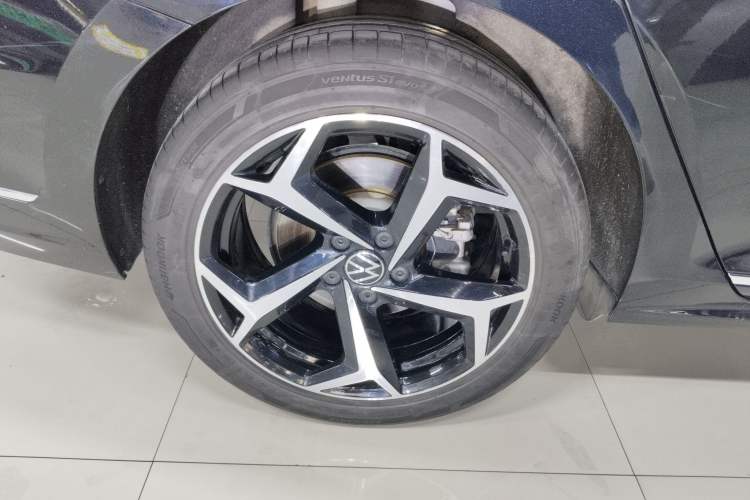 Used Volkswagen Passat 2024 380TSI Starry Dragon Edition
