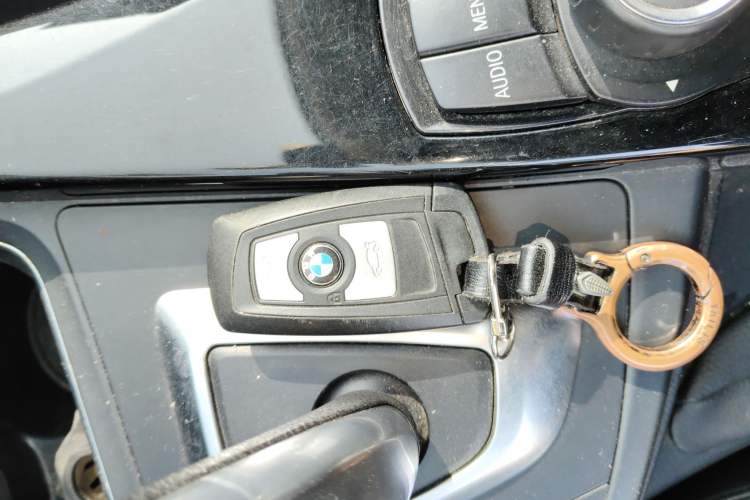 Used BMW 3 Series 2016 316i Fashion Model
