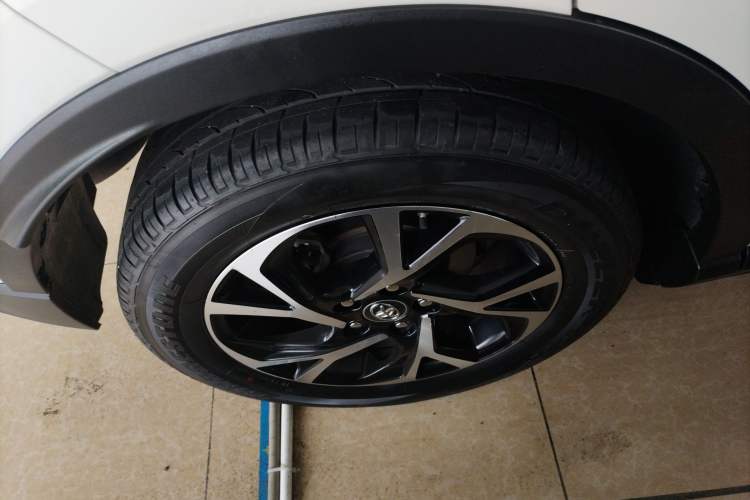 Used Toyota C-HR 2018 2.0L Luxury Edition China V Standard Exterior 5