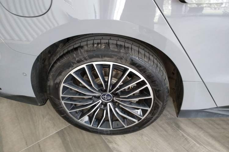 Used BYD Han 2025 DM-i Intelligent Driving Edition 125KM LiDAR Flagship Model
