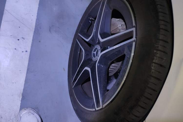 Used Mercedes-Benz C-Class 2022 Refreshed C 260 Coupe Right Front Wheel Hub