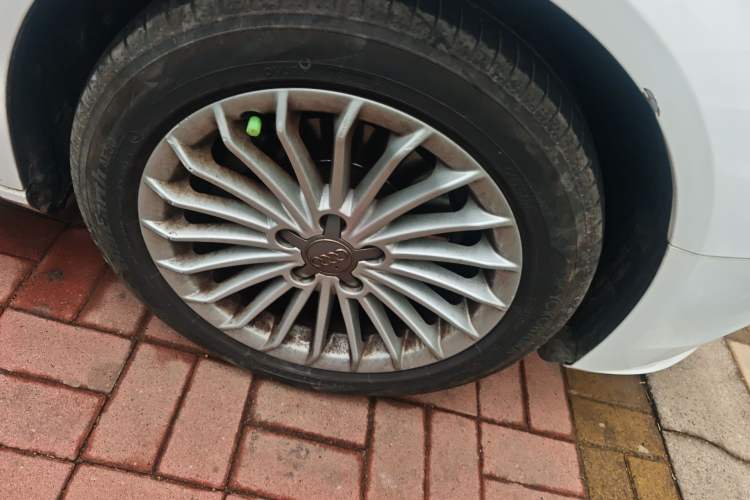 Used Audi A4L 2013 35 TFSI Automatic Technology Edition Right Front Wheel Hub