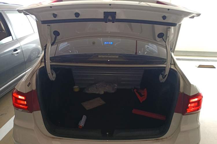 Used Volkswagen Santana 2019 1.5L Automatic Fashion Edition China VI Trunk