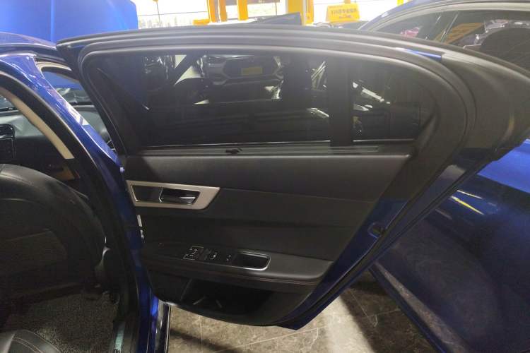 Used Jaguar XEL 2018 2.0T 200 PS LOVE Devotion Edition