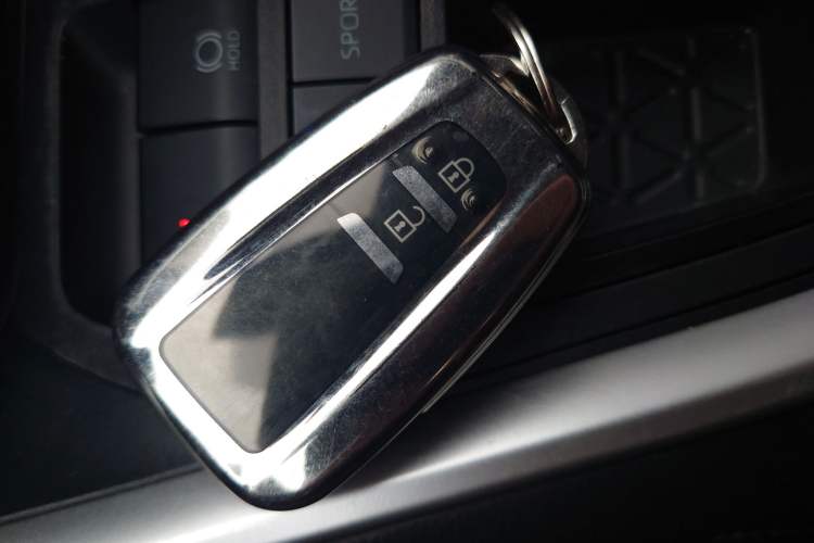 Used Toyota RAV4 2023 2.0L CVT Two-Wheel Drive Fashion Edition
