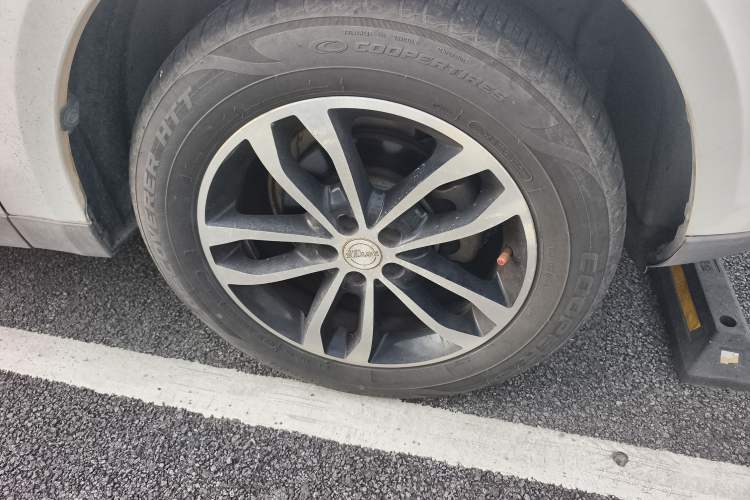 Used Zotye T600 2015 Family Edition 2.0T Manual Luxury Version Right Front Wheel Hub