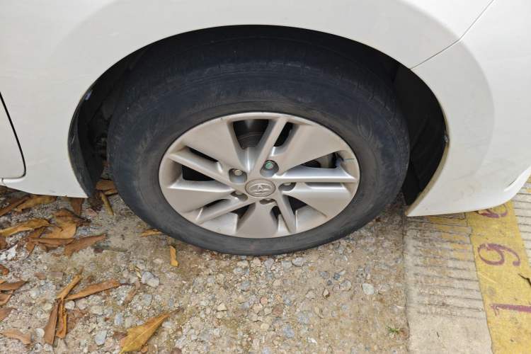 Used Toyota Corolla 2017 1.6L CVT GL Right Front Wheel Hub