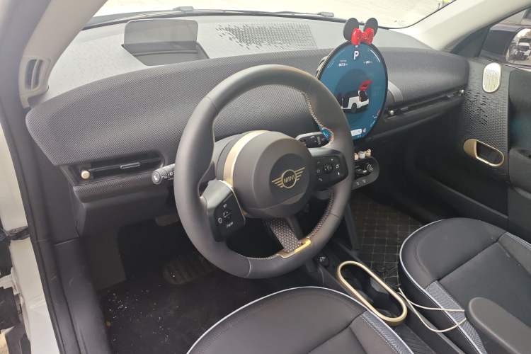 Used MINI Electric COOPER 2024 452km COOPER SE Artist
