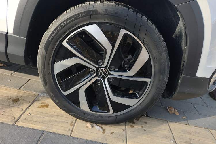 Used Volkswagen Tharu 2024 300TSI Two-Wheel-Drive Full Moon Edition
