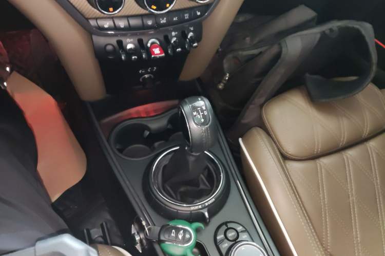 Used MINI Countryman 2017 2.0T COOPER S ALL4 Explorer Gear Lever