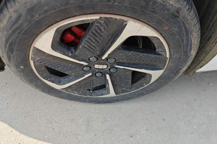 Used Geely Galaxy L6 2024 125km PLUS Dragon Edition
