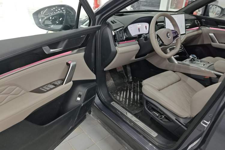 Used BYD Tang New Energy 2025 Intelligent Driving Version DM-i 115KM Flagship Edition Driver Seat