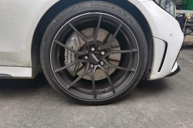 Used Mercedes-Benz C-Class AMG 2019 AMG C 43 4MATIC Coupe Right Front Wheel Hub