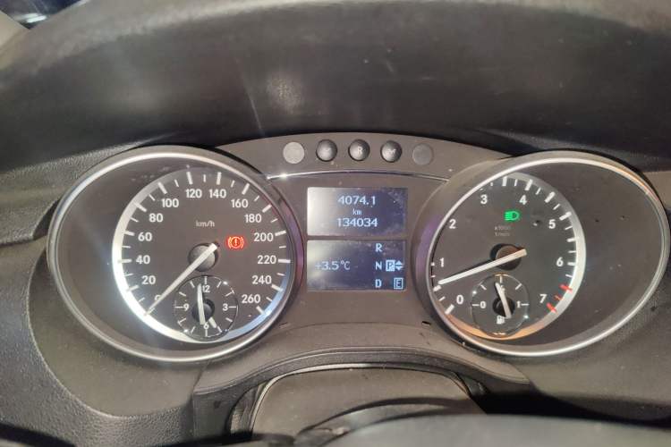 Used Mercedes-Benz R-Class 2017 R 320 4MATIC Business Edition Prestige Model