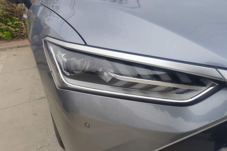 Used BYD Qin PLUS 2024 HONOR Edition DM-i 55KM Leading Model Right Front Headlight
