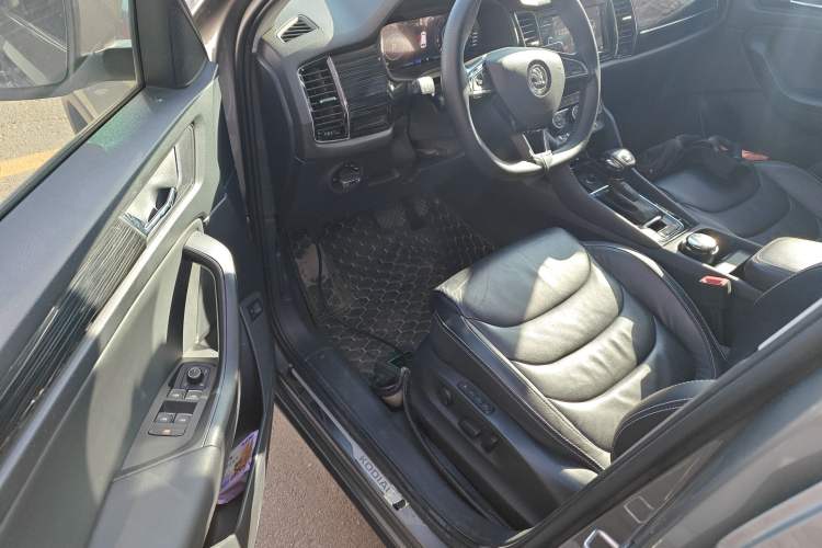 Used Skoda Kodiaq 2019 Facelifted TSI330 5-Seater Two-Wheel-Drive Luxury Enjoyment Edition China VI Standard