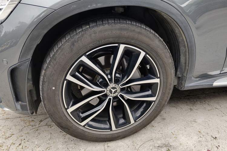 Used Mercedes-Benz GLC 2020 Facelift GLC 300 L 4MATIC Dynamic Edition Left Front Wheel Hub