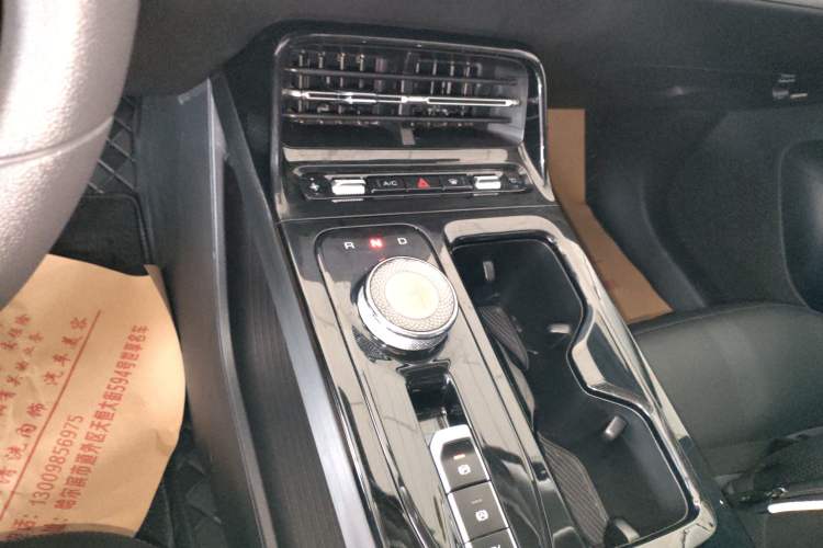 Used Wuling Xingguang 2024 Co-creation Edition 150 Standard Model Gear Lever