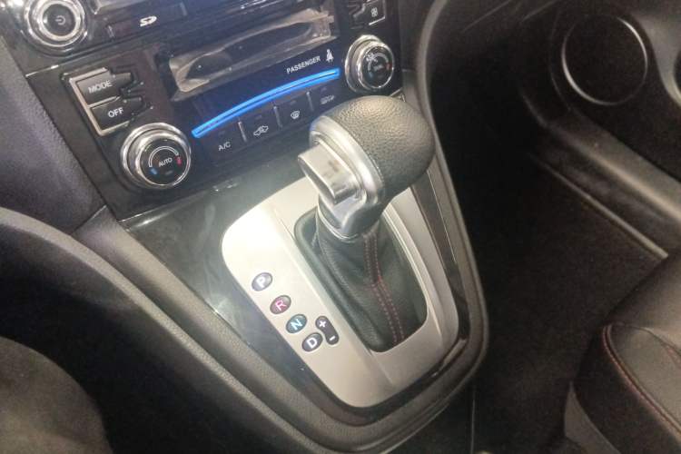 Used Haval H6 2013 Upgraded Model 2.4L Automatic Two-Wheel Drive Elite Version