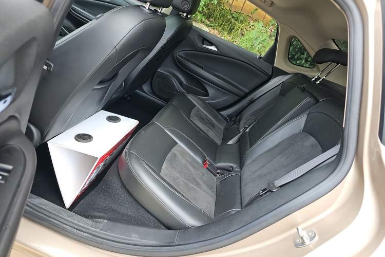 Used Buick Verano 2019 Sedan 20T Dual-Clutch Luxury Model
