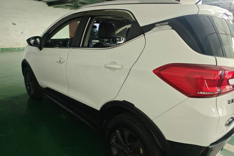 Used BYD Yuan New Energy 2019 EV360 Smart Connect Enjoyment Model Left Side