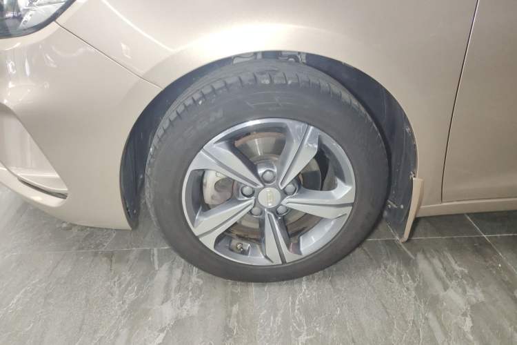 Used Geely Auto Emgrand GL 2019 1.4T CVT Elite Smart Edition Left Front Wheel Hub