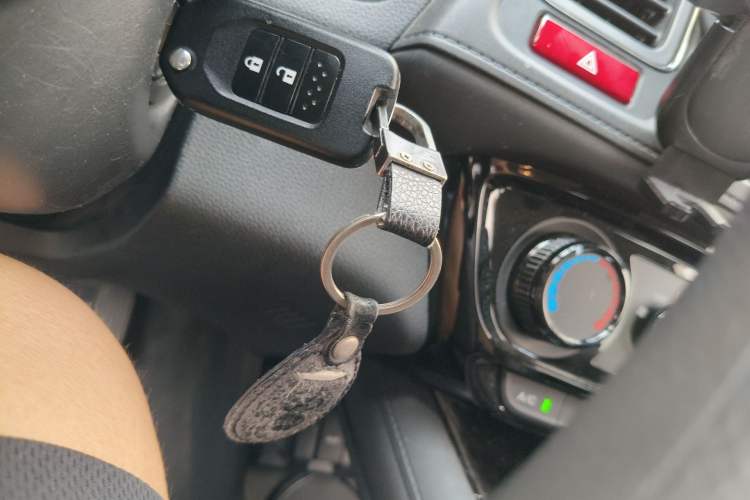 Used Honda Vezel 2015 1.8L CVT 2WD Elite Model
