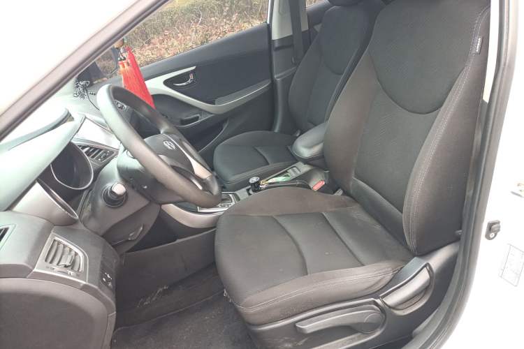 Used Hyundai Elantra (5th Generation / Langdong) 2012 1.6L Automatic Leading Model
