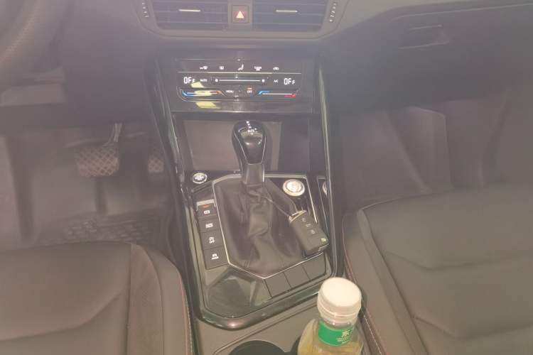 Used Volkswagen Tayron 2020 330TSI Two-Wheel Drive Luxury Smart Connectivity Version Gear Lever