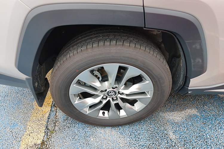 Used Toyota Wildlander 2024 2.0L CVT Two-Wheel Drive Leading Edition
