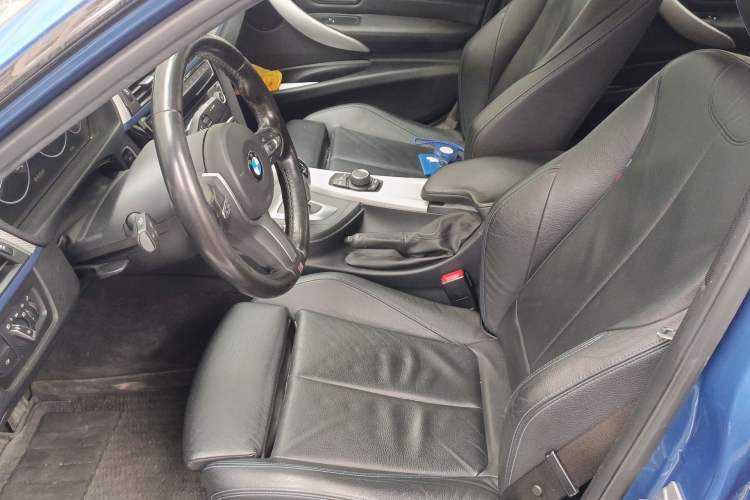 Used BMW 3 Series 2019 320i M Sport Package
