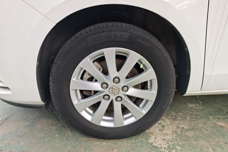 Used Buick GL8 2017 25S Comfort Version China V Standard Left Front Wheel Hub