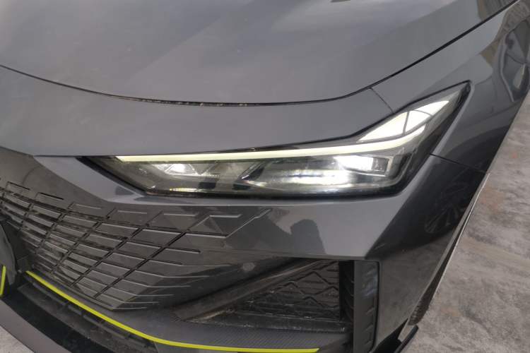 Used CHANGAN UNI-V 2022 1.5T Sport Edition
