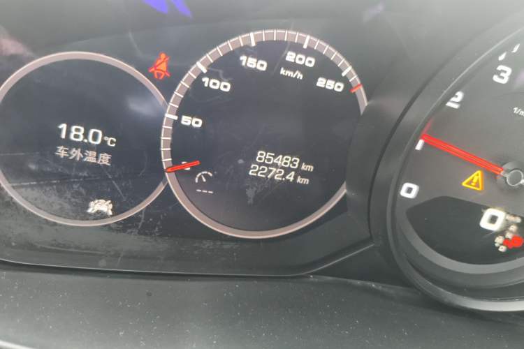 Used Porsche Cayenne 2018 Cayenne 3.0T Odometer Close Up